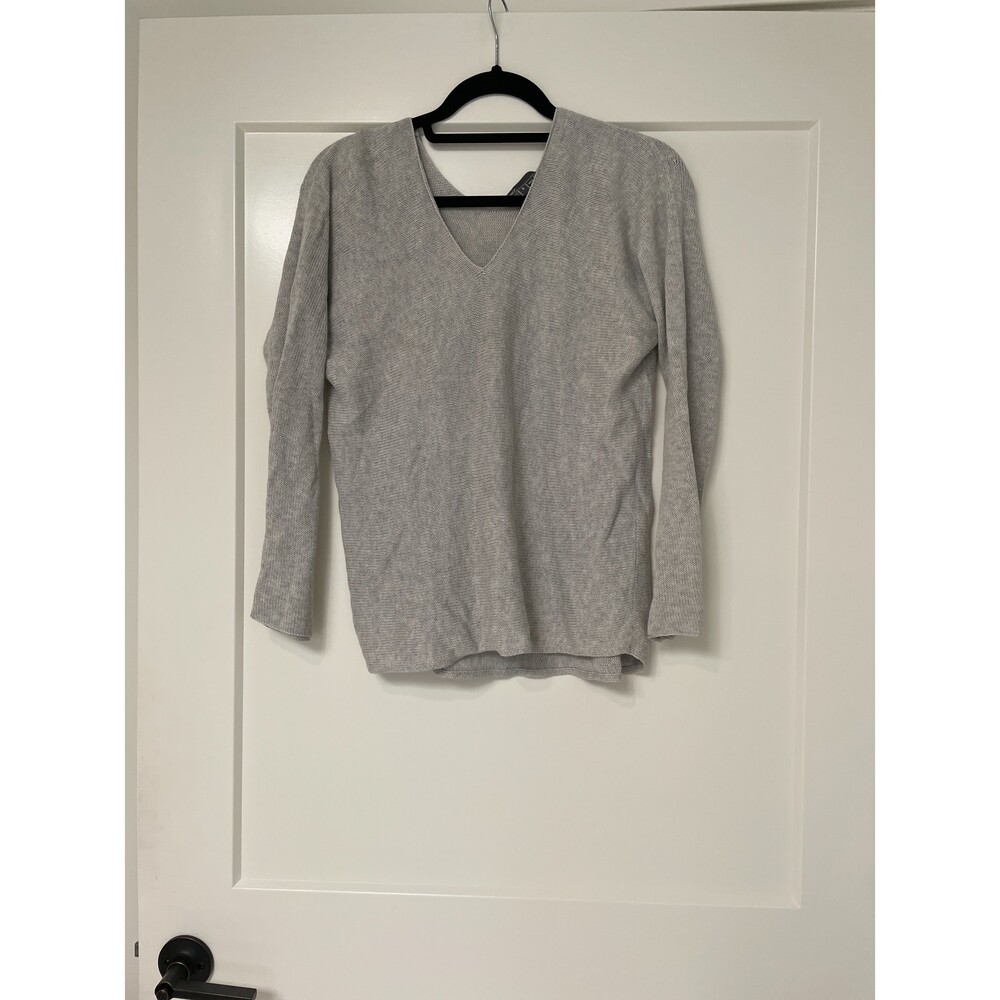 Vince Grey V-Neck Sweater size Small